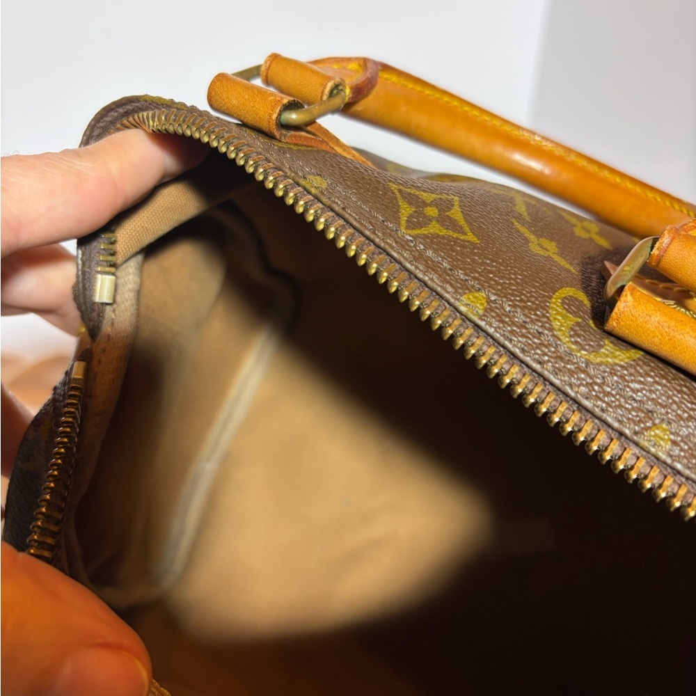 Louis Vuitton Vintage Speedy 25 - Picture 8 of 11